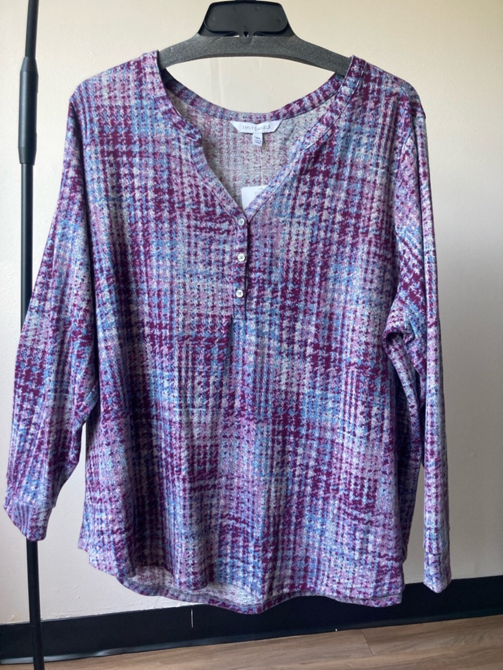 Emily Daniels houndstooth plaid print long sleeve Henley top 3X